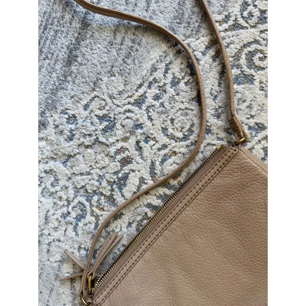 Fossil Erin Top Zip Tan Pebbled Genuine Leather Small Crossbody Bag